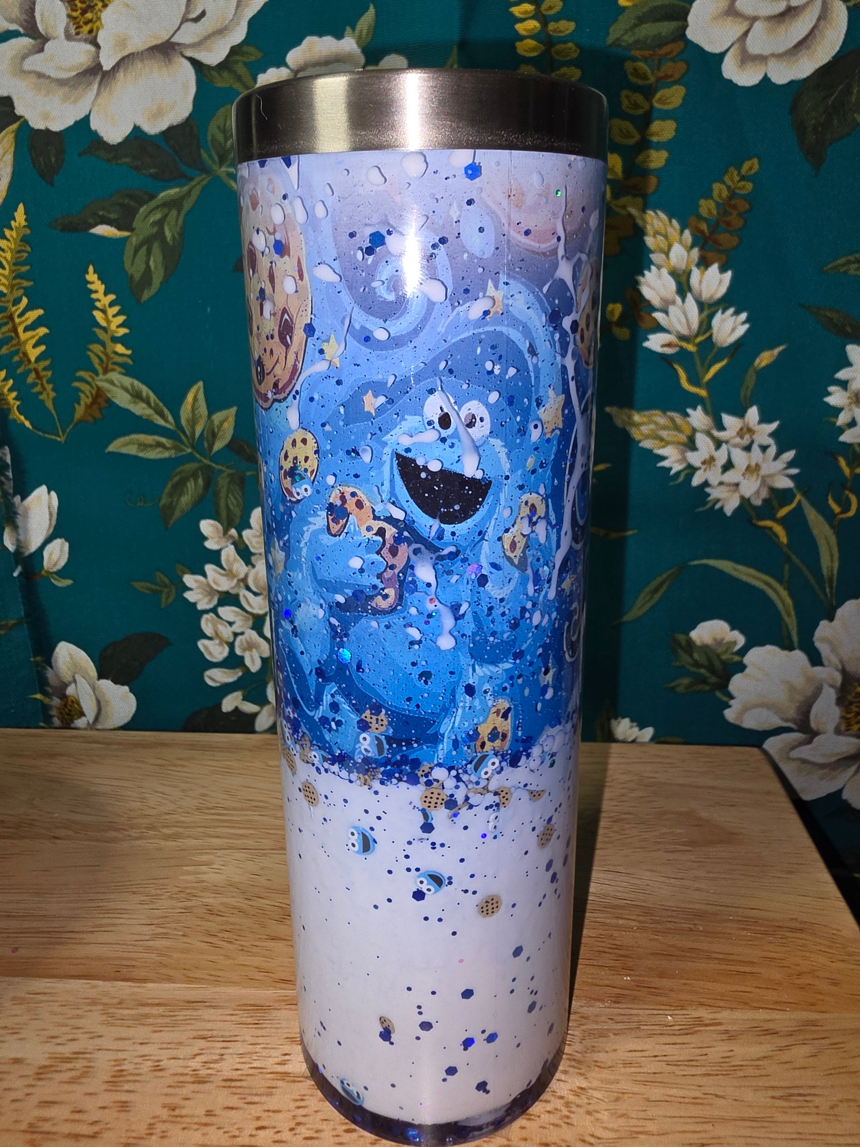 The Cookie with white milk lava 20z snow globe tumbler