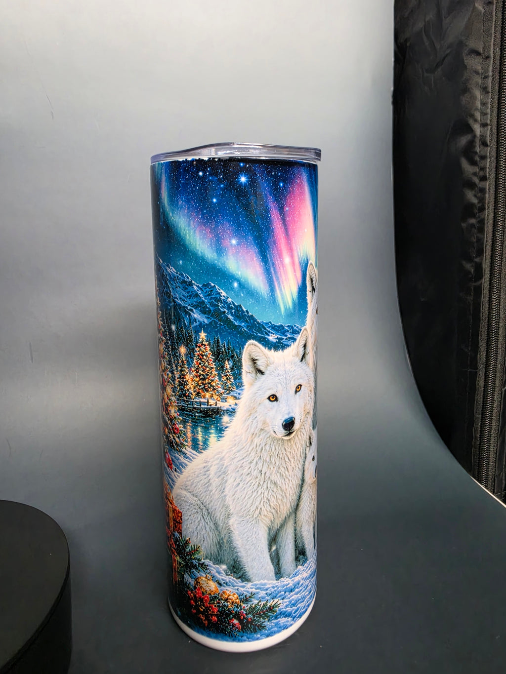 20oz white wolf family w/ northern lights stainless tumbler