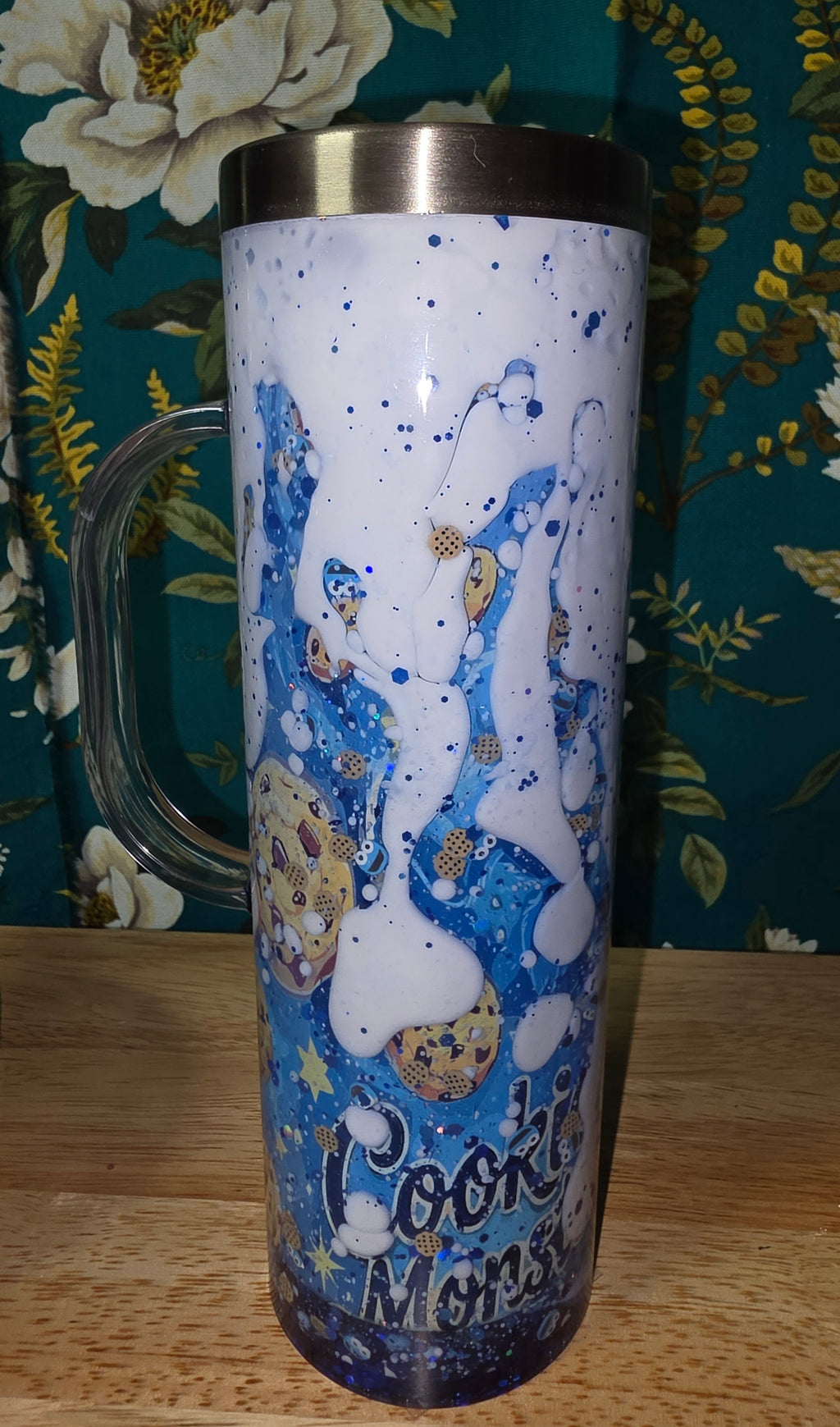 The Cookie with white milk lava 20z snow globe tumbler